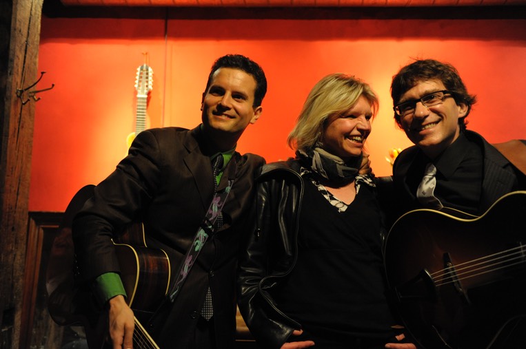 Vinny Raniolo; Julia and Frank Vignola @ the Gitarrenzentrum. Photo © Dirk Engeland