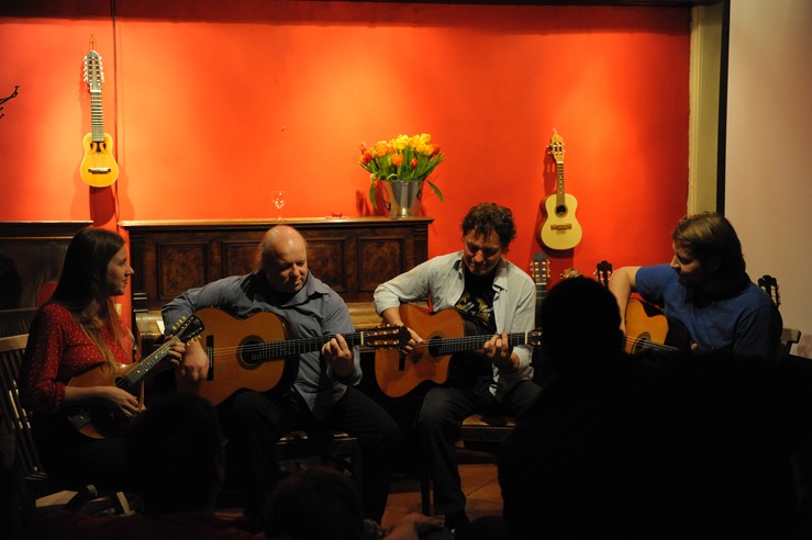 Michael Fix, Kai HEumann & the Wiesenekkers @ Gitarrenzentrum. Photo © Dirk Engeland