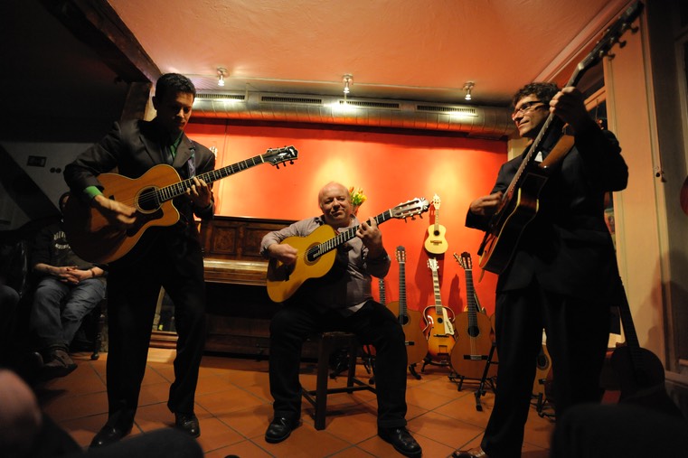 Vinny Raniolo, Kai Heumann and Frank Vignola @ the Gitarrenzentrum. Photo © Dirk Engeland