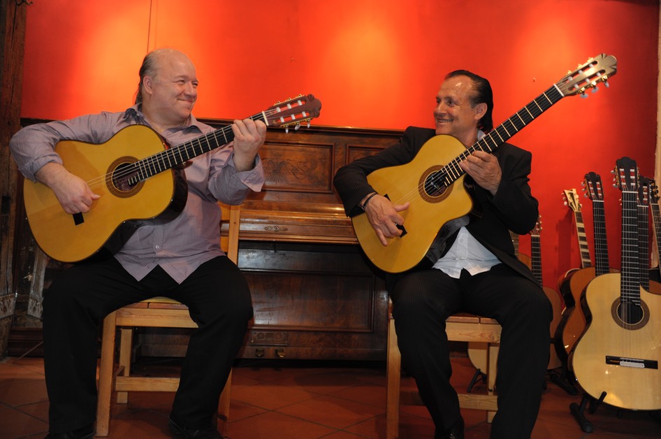 Mike Reinhardt and Kai Heumann @ "Gitarrenzentrum" with their Guitarras Calliope. Photo © Dirk Engeland