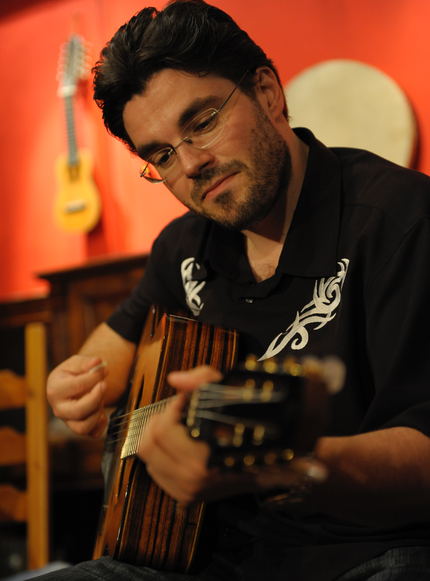 Joscho Stephan @ Gitarrenzentrum.  Photo © Dirk Engeland 