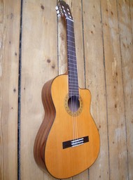 Concertguitar. Modelo "El Sur- Cutaway"  (Guitarras Calliope), Zeder. Cedar. Photo © UK