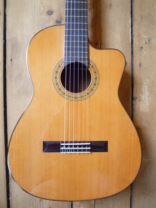 Concertguitar. Modelo "El Sur"  (Guitarras Calliope), Zeder. Cedar. Photo © UK
