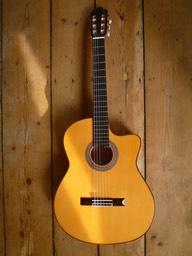 "Modelo Orfeo", Flamenca Blanca Cutaway 2