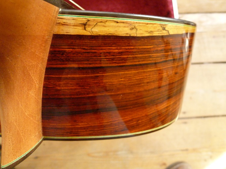 Modelo Orfeo Meistergitarre fretless Zargen. Photo © UK