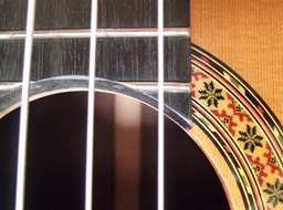 Guitarras Calliope. Kingsize Bass Guitar. Modelo Zephyr. Photo © Guitarras Calliope