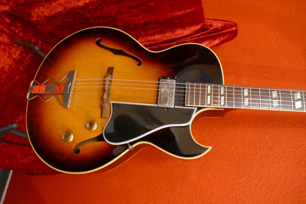 P1240861- Gibson ES 175